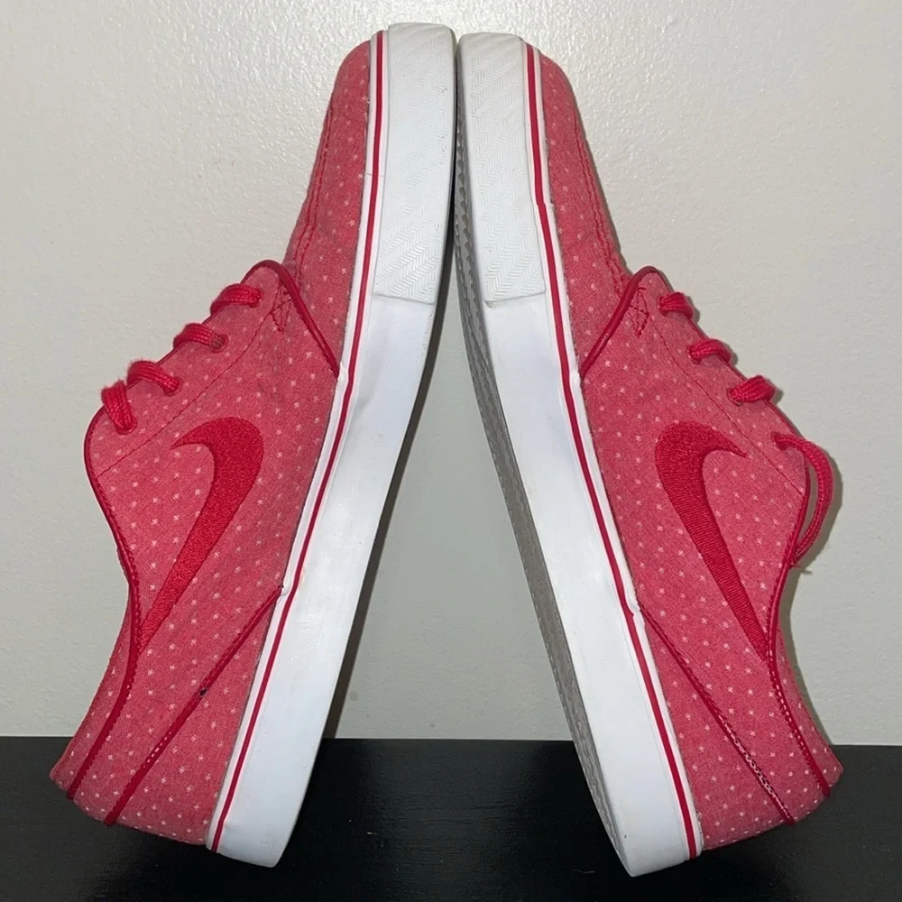 Nike Zoom Stefan Janoski Canvas Red Polka Dot Shoes Size 10. ‎ 2014